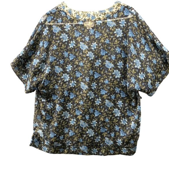 NWT Converse Chiffon Blouse Womens L Blue Floral V-Neck Short Sleeve Pintuck - Picture 2 of 10